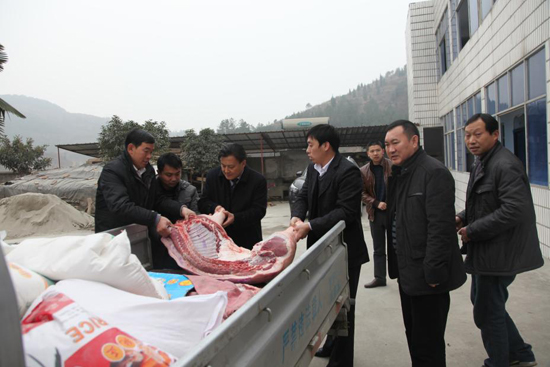 孤寡(gua)老人慰問(wèn)