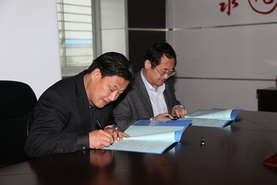 校企(qi)合作新聞(wen)稿 2014.4.24-1128副本.jpg